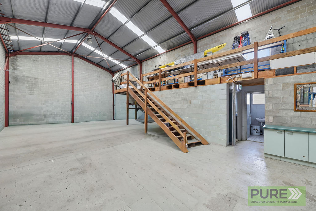 Pure PM-Commercial Warehouse For Lease at North Richmond